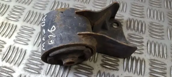 Mazda 626 Engine mount bracket