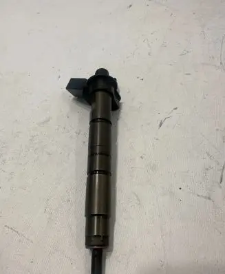 BMW 5 E60 E61 Fuel injector 0445116024