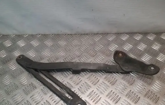 Mitsubishi Pajero Loading door lower hinge 