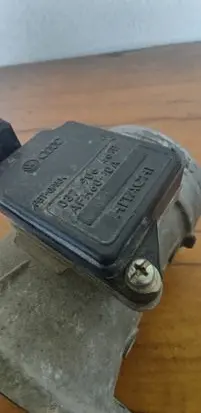 Audi A4 S4 B5 8D Mass air flow meter 037906461B