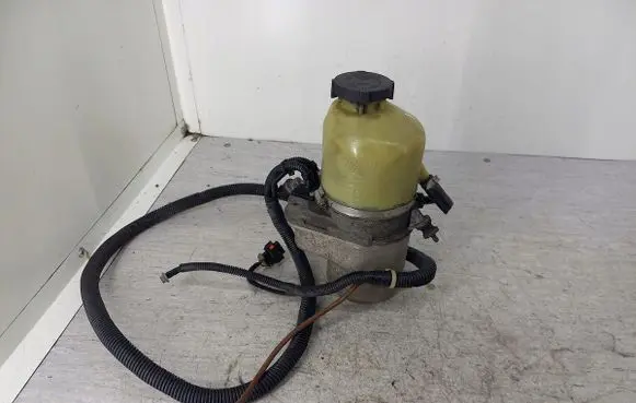 Opel Astra H Power steering pump 1040085003094TRW