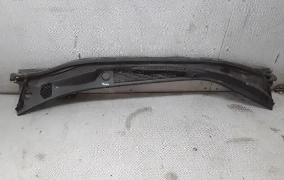 Toyota Avensis Verso Wiper trim 5570844110