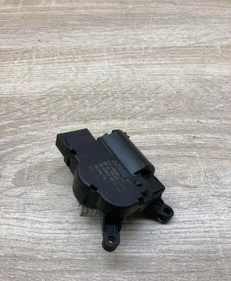 Seat Leon (1M) Air flap motor/actuator 5Q0907511K