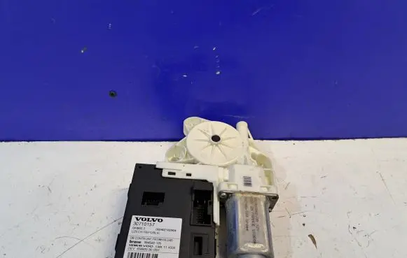 Volvo S40 Front door window regulator motor 30710157 30710489