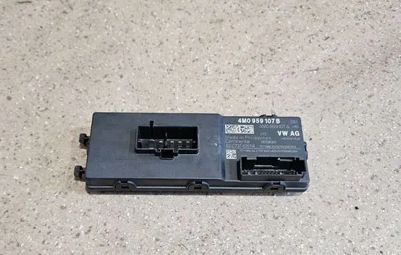 Audi A4 S4 B9 Tailgate/trunk control unit/module 4M0959107B