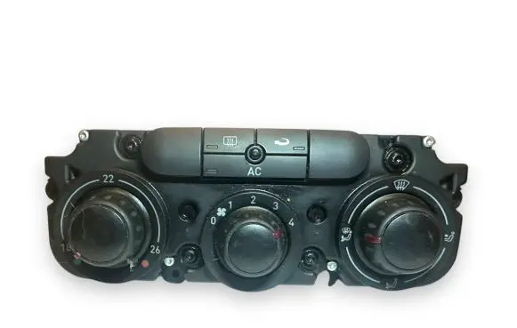 Volkswagen Touran I Climate control unit 743138