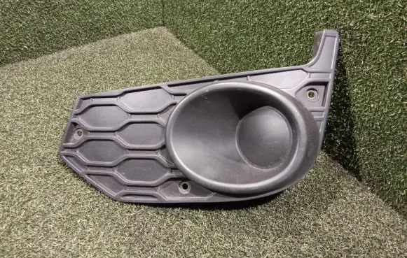 Iveco Daily 6th gen Front fog light trim/grill 5801562216 5801529859