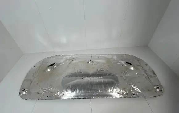 Engine bonnet/hood sound/heat insulation