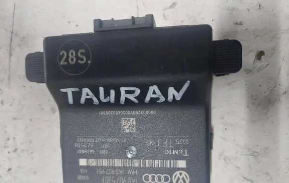 Volkswagen Touran I Gateway control module 1K0907530F 1K0907951