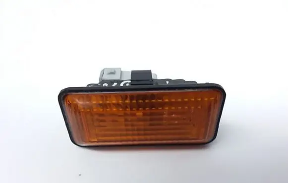Volkswagen Golf III Front fender indicator light 1H0949117A