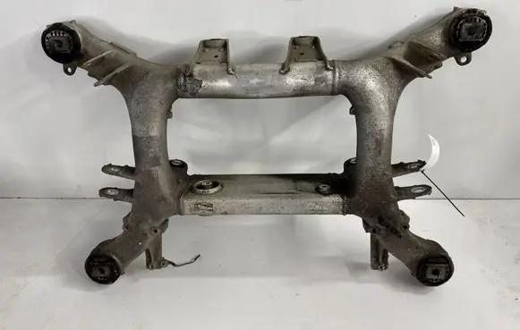 BMW 7 G11 G12 Rear subframe 6861096 B15324RS0189 0236574