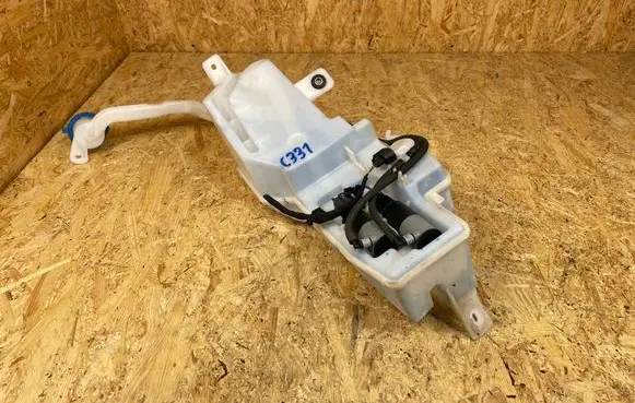 Windshield washer fluid reservoir/tank