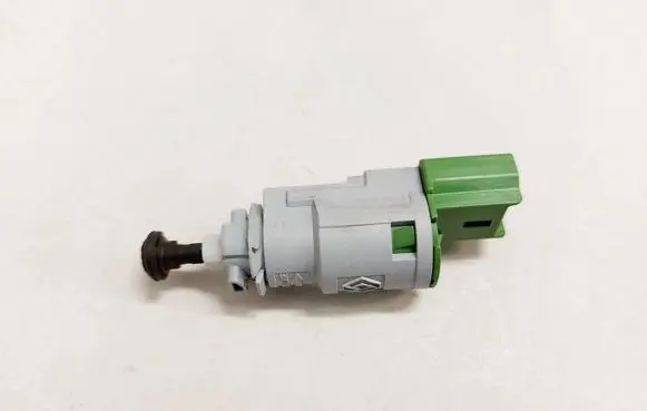 Clutch pedal sensor
