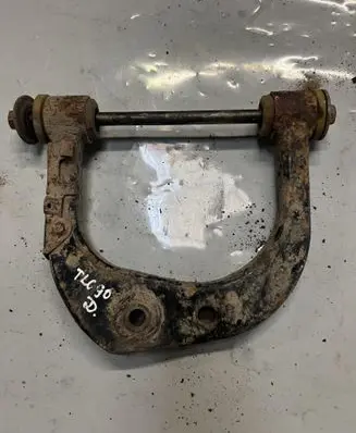 Toyota Land Cruiser (HDJ90) Front upper control arm/wishbone 