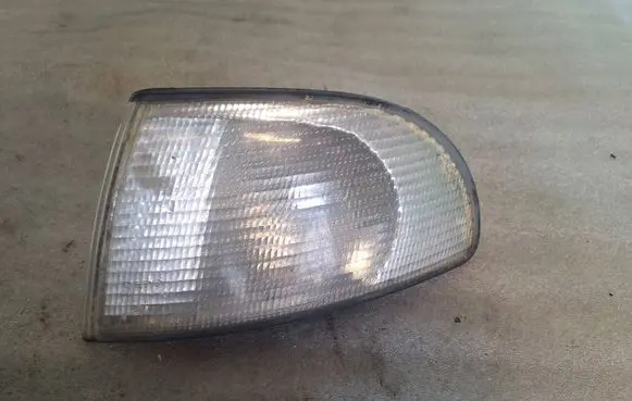 Audi A4 S4 B5 8D Front indicator light 