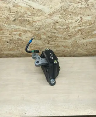 Engine mount bracket