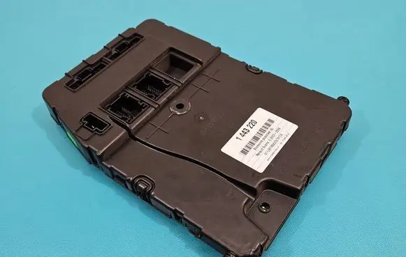 Renault Scenic II - Grand scenic II Central body control module 8200780018 IMPRK1443220