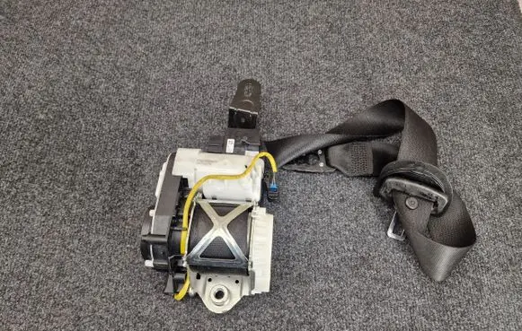 Mercedes-Benz E AMG W213 Front seatbelt A2138600701