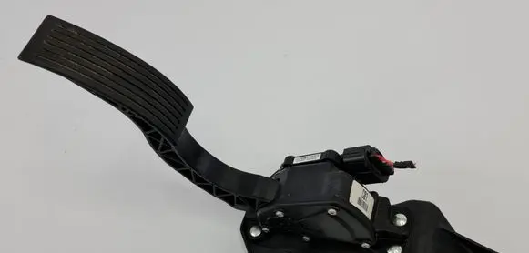 Hyundai Santa Fe Accelerator throttle pedal