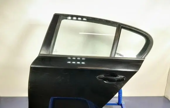 BMW 1 E82 E88 Rear door 