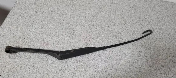 BMW 3 E36 Front wiper blade arm 8357209