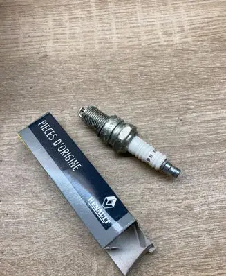 Renault Super R5 Spark plug 7700732626