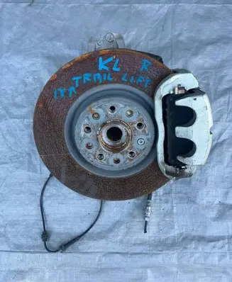 Jeep Cherokee Front wheel hub spindle knuckle