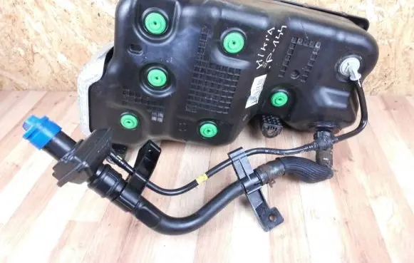 Hyundai Tucson TL AdBlue liquid reservoir 31500D7900 31510G9000