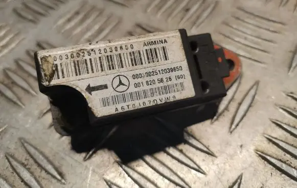Mercedes-Benz E W210 Airbag deployment crash/impact sensor 0018205626