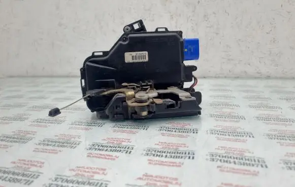 Seat Toledo III (5P) Front door lock 3D183701