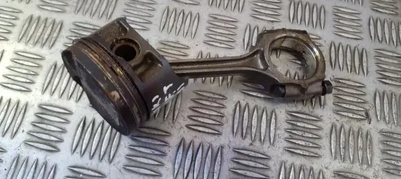 Suzuki Swift I Piston with connecting rod 70hh 70h-h