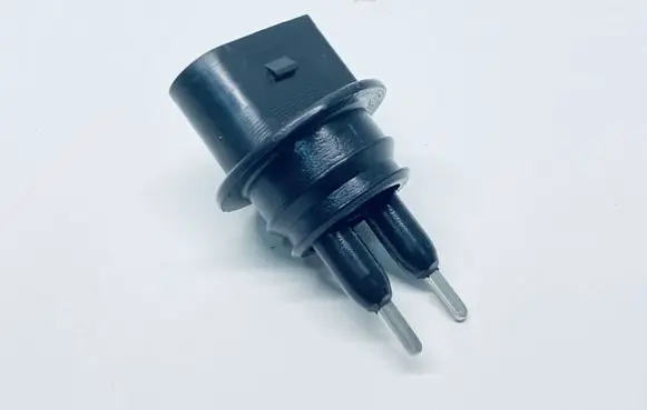 Volkswagen Touareg II Windshield washer fluid level sensor 7M0919376