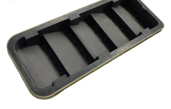 Quarter panel pressure vent