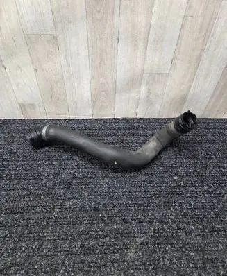 BMW 5 G30 G31 Engine coolant pipe/hose 8602603