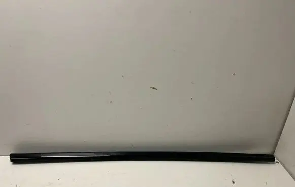 BMW XM Door glass trim 9881630