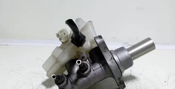 Mazda 5 Master brake cylinder 