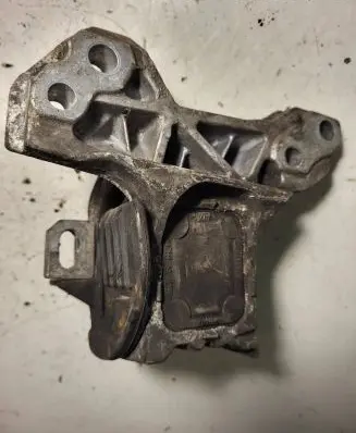 Peugeot 407 Engine mount bracket 326B96