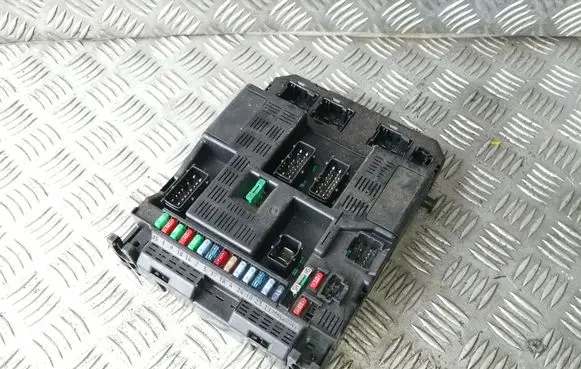 Peugeot 307 Fuse module 9644098380 9636760580 9636760580F