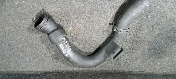 Volkswagen PASSAT B5.5 Engine coolant pipe/hose 8d0121101ad