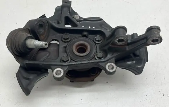 Ford Explorer VI Front wheel hub L1MC2K004