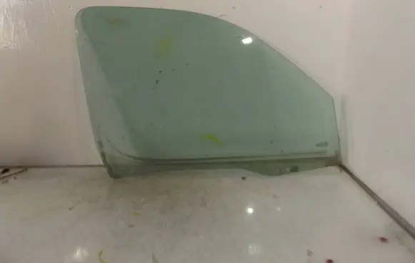 Citroen Berlingo Front door window glass four-door