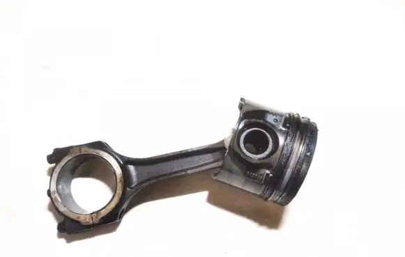 Ford Mondeo Mk III Piston with connecting rod 24574B
