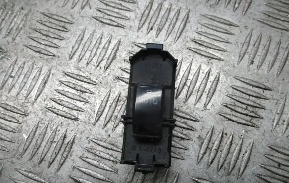 Toyota Avensis Verso Quarter vent window switch 84030-44020