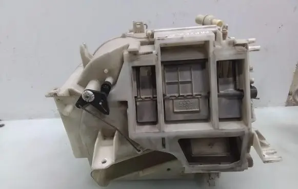 Mitsubishi Pajero Sport I Interior heater climate box assembly housing 