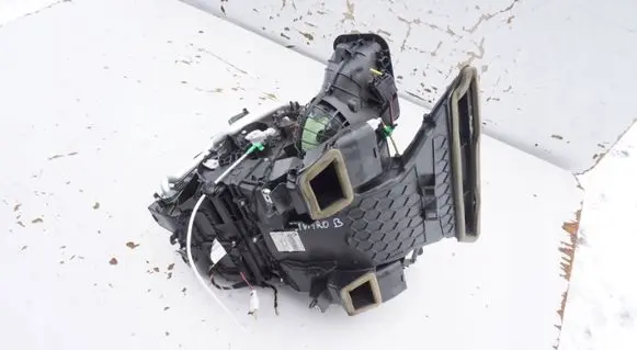 Opel Vivaro Interior heater climate box assembly 272700324R