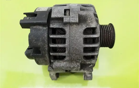 Skoda Fabia Mk2 (5J) Generator/alternator 03D903025J
