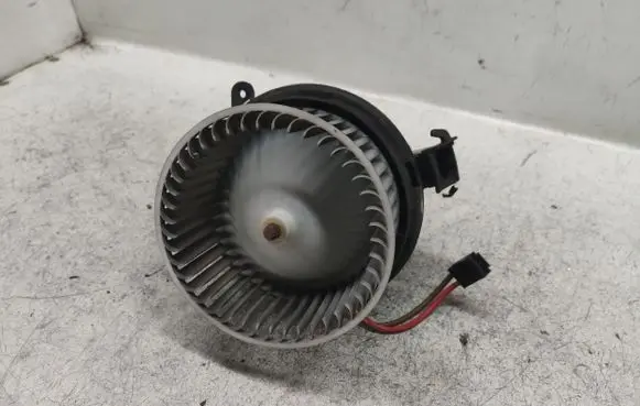 Mercedes-Benz C W204 Heater fan/blower V7771001
