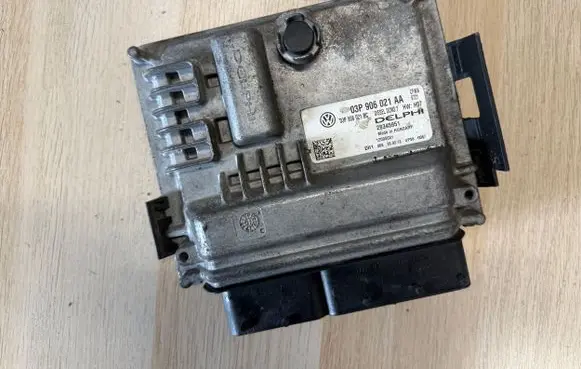 Seat Ibiza IV (6J,6P) Engine control unit/module 03P906021AA