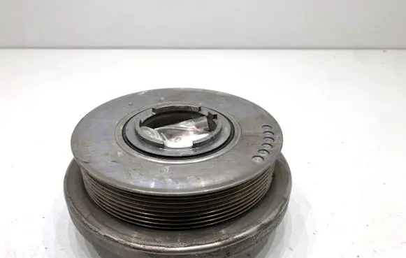 BMW 5 G30 G31 G38 Timing belt tensioner pulley 9888452