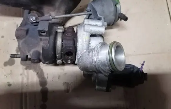 Skoda Octavia Mk2 (1Z) Turbo 03C145701A 4937301102 08112600042